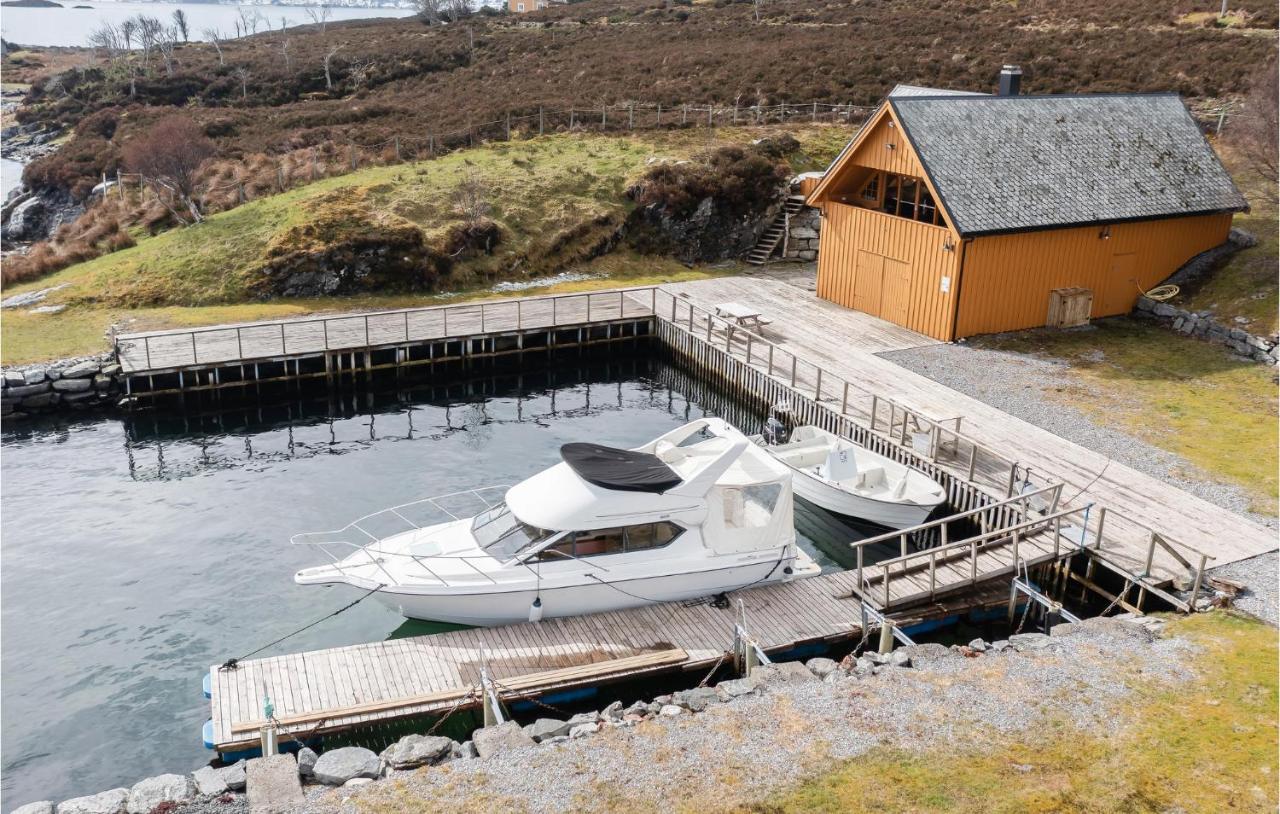Holiday home Kvamsøy Storholmen Sandvik  Eksteriør bilde